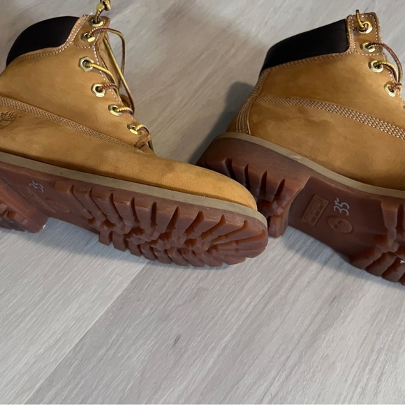 Timberland boots size 4 Men/6 Women - Picture 2 of 4